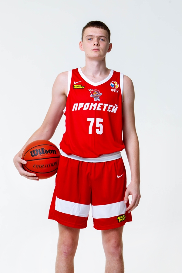 Владислав Мельник