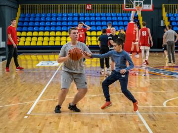 Майстер-клас для школярів Слобожанського від БК Прометей. 