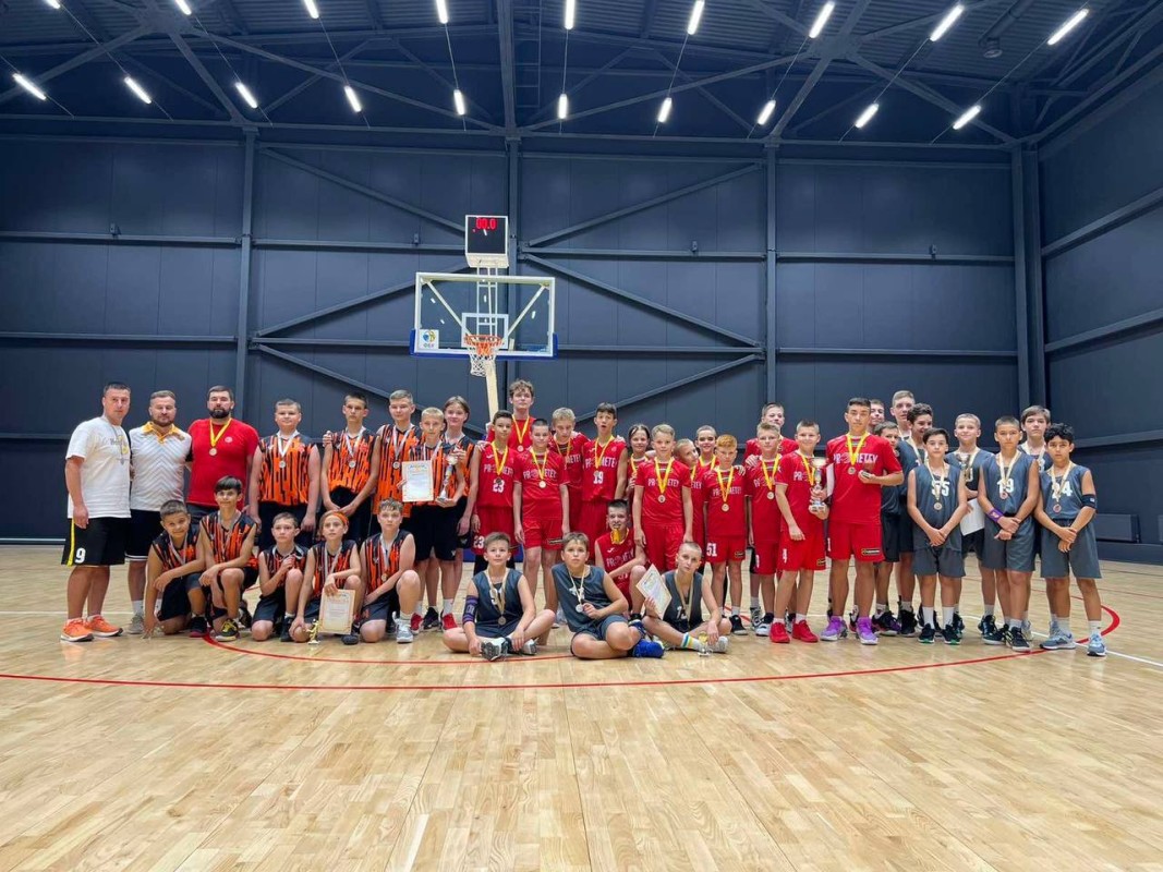 The club school team of born in 2011 is the winner of the "Prometey